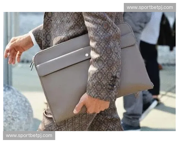 灵魂的博弈：平庸日常vs哥斯达黎加的“PuraVida”狂想曲