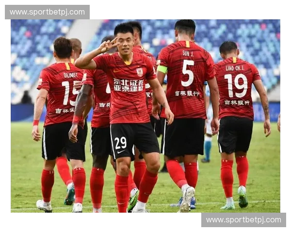 绿茵风云再起，长春亚泰与辽宁宏运的宿命对决